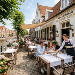 Персонал у готель Lindenhoeve (Sluis, Нідерланди) — Офіціант та Кухар